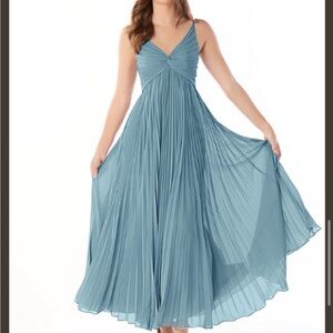 Chic Blue Pleated Maxi Dress